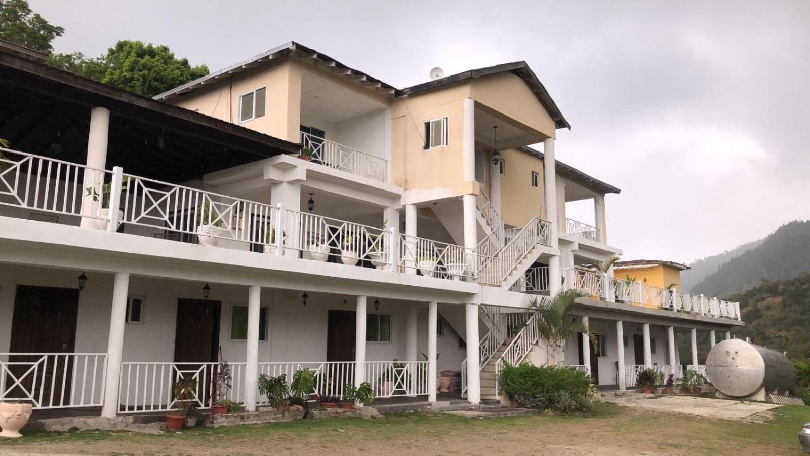 Starlight Chalet & Health Spa Spa Spring ภายนอก รูปภาพ